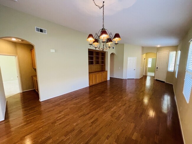 Building Photo - 30962 Crystalaire Dr