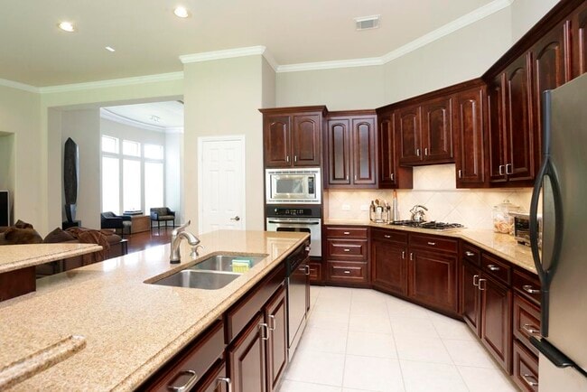Building Photo - 23119 Redberry Ln