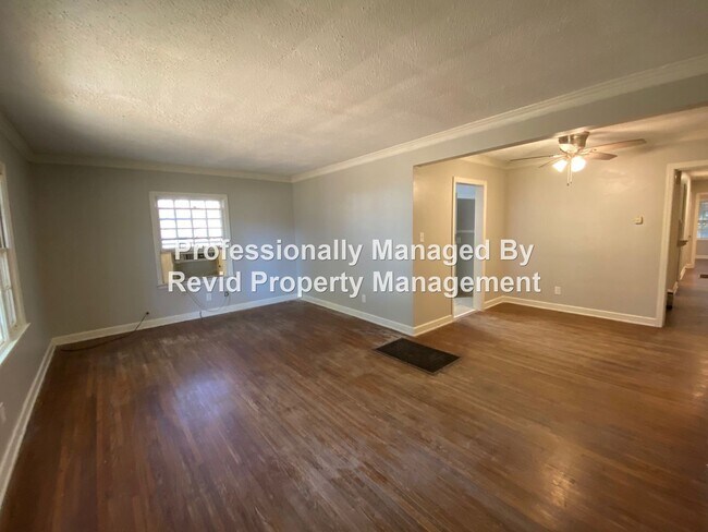 Building Photo - 328 Buntyn St