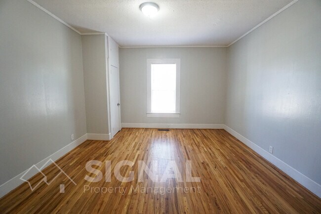 Building Photo - 4335 Jackson St