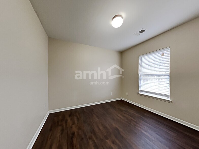 Building Photo - 3722 Green Pasture Rd