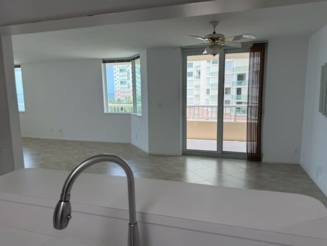 Building Photo - 990 Cape Marco Dr