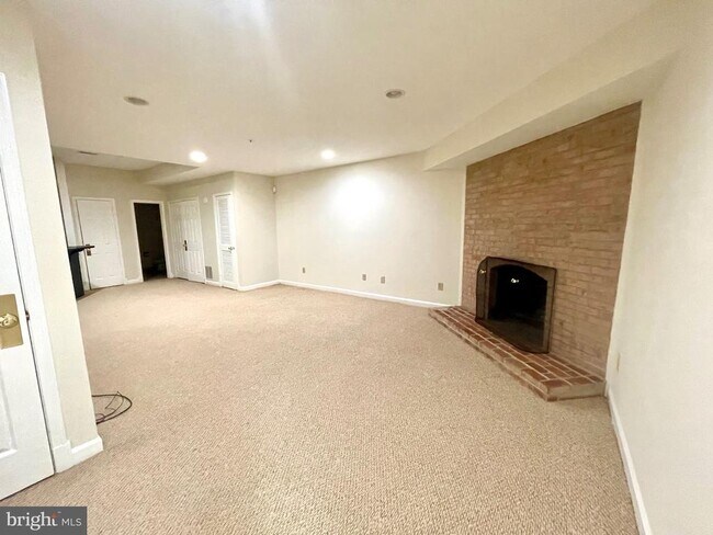 Building Photo - 11803 Bishops Content Rd