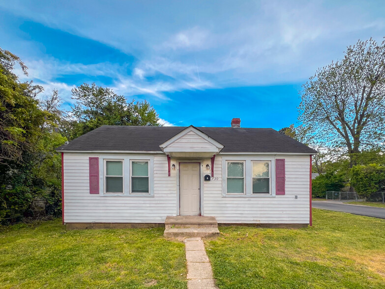 Primary Photo - 730 Stratford Ave