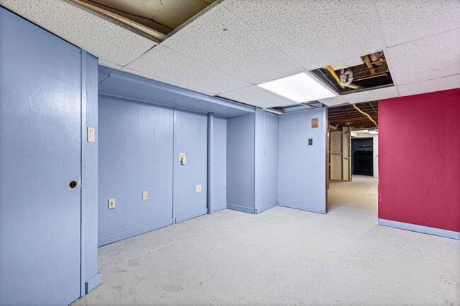 Building Photo - 130 Brooklawn Dr