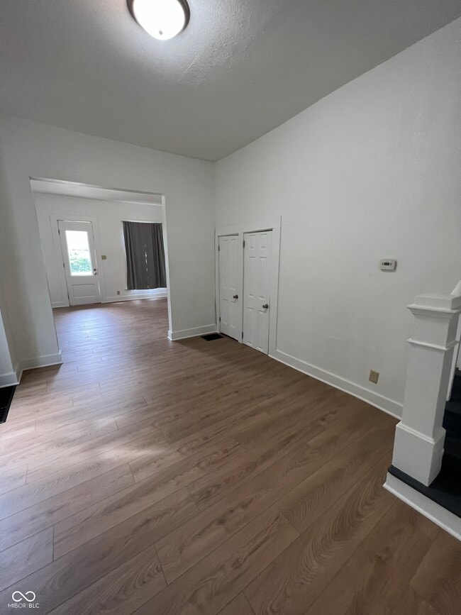 Building Photo - 730 W 9th St