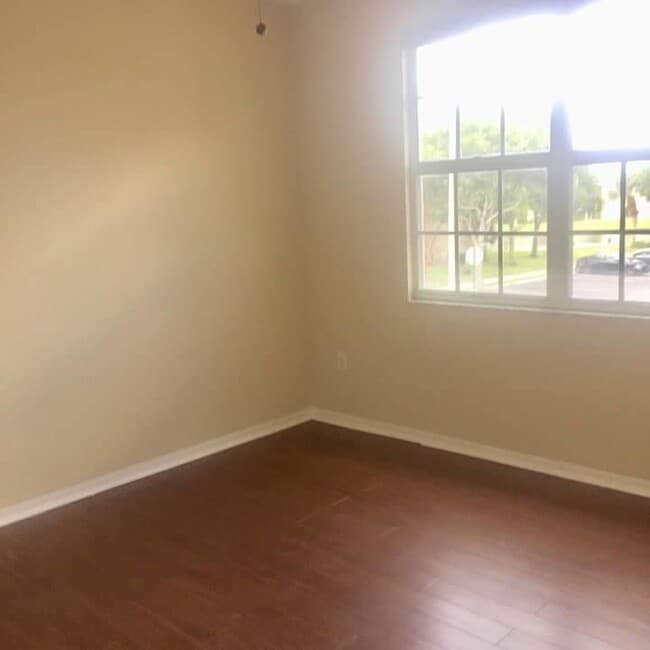 Building Photo - 15115 Michelangelo Blvd