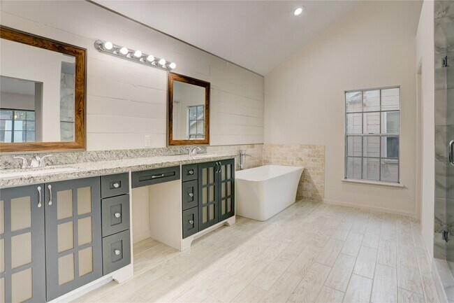 Building Photo - 3122 Rimrock Dr