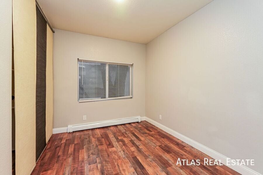 Building Photo - 406 S 10th St