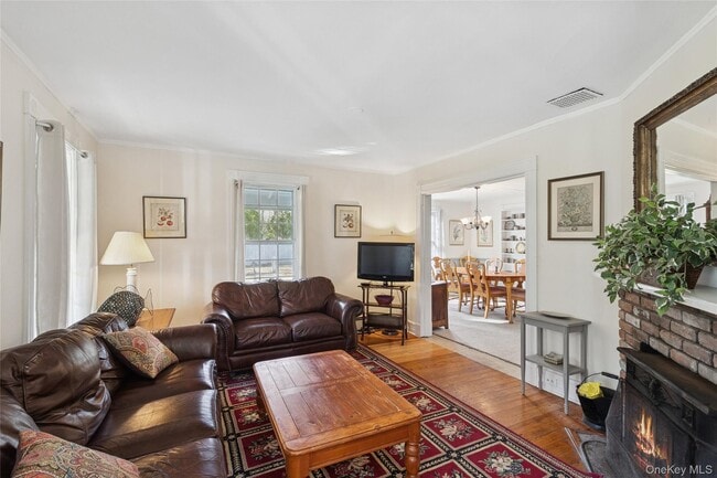 Building Photo - 718 Montauk Hwy