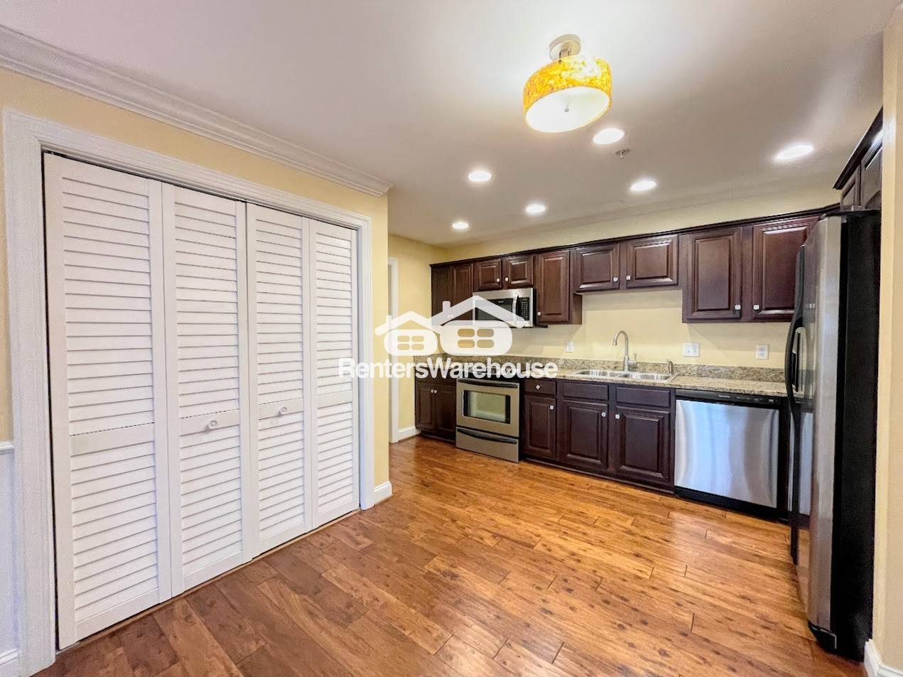 Building Photo - 500 Judah Way