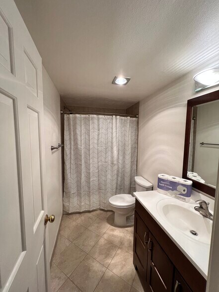 2nd Bathroom - 7661 Provincial Dr