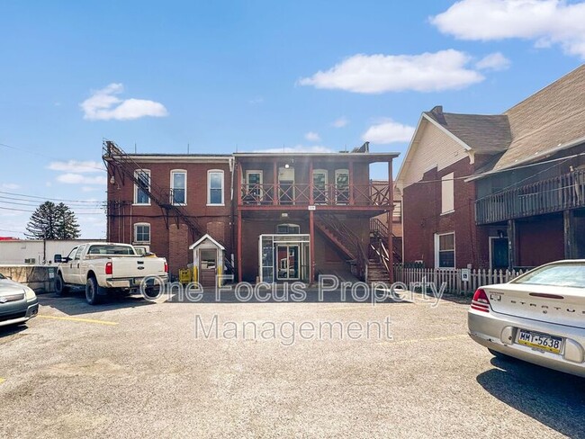 Building Photo - 256 Allegheny St