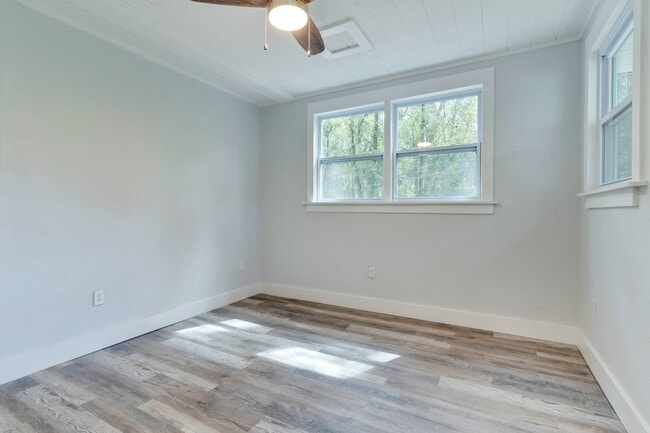 Building Photo - 129 Sioux Trail