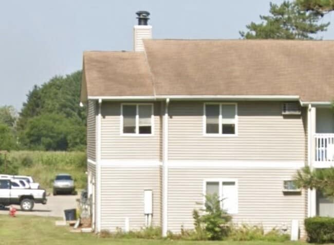 Building Photo - 378 Poplar St