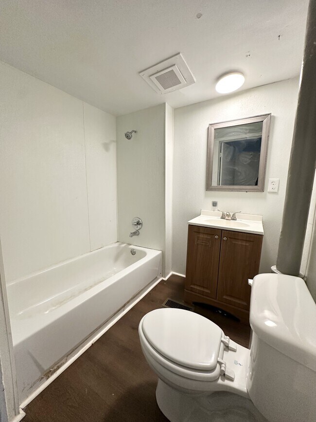 Building Photo - 112 Kappa Ave S