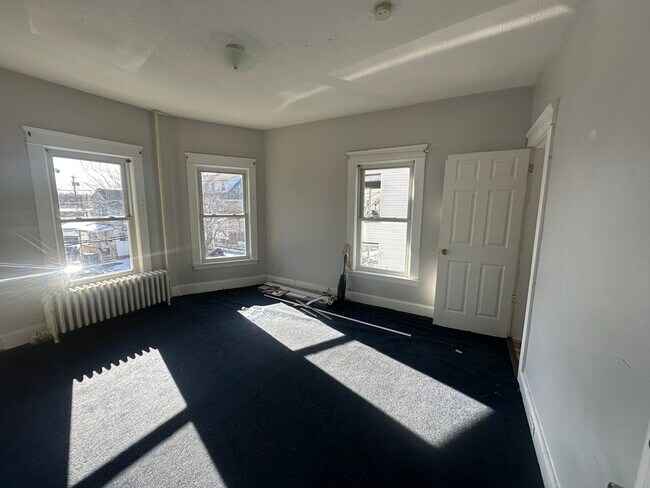 Building Photo - 124 Kendall St