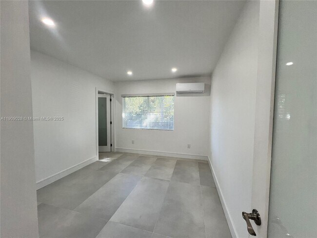 Building Photo - 75 NE 70th St