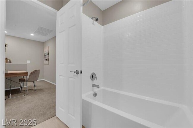 Building Photo - GORGEOUS FURNISHED TOWNHOME IN SUMMERLIN!!!
