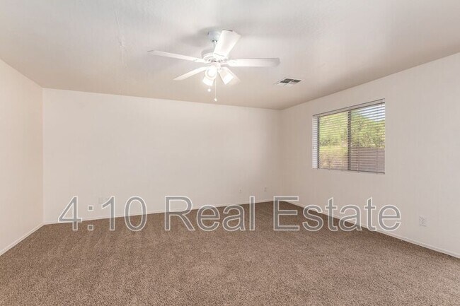 Building Photo - 2320 W Allens Peak Dr