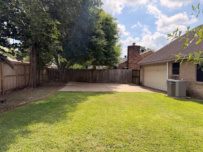Building Photo - 22118 Fincastle Dr
