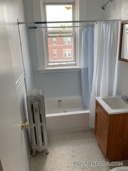 Building Photo - 1350 Commonwealth Ave