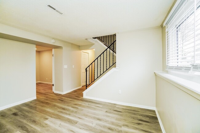 Building Photo - 2684 Glenbriar St