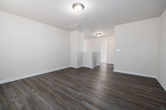 Building Photo - Move-In Ready Highland Creek Beauty! 4BR + Office + Den + Loft | Private Pond View & Top Communit...