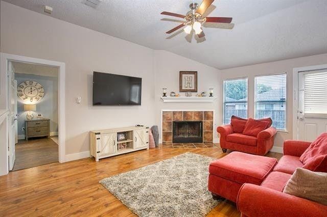 Building Photo - 1100 Alexandria Dr