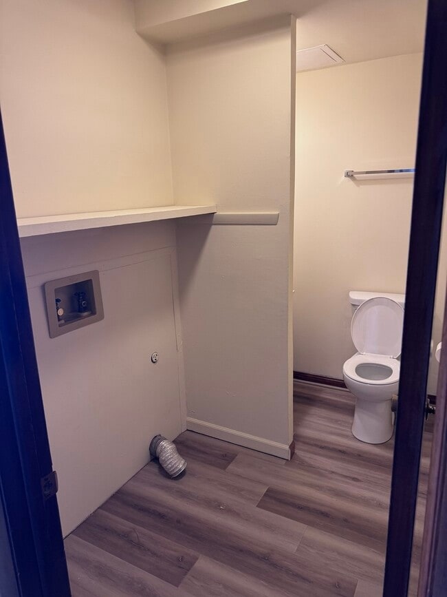 Building Photo - 207 W Hydraulic Ave