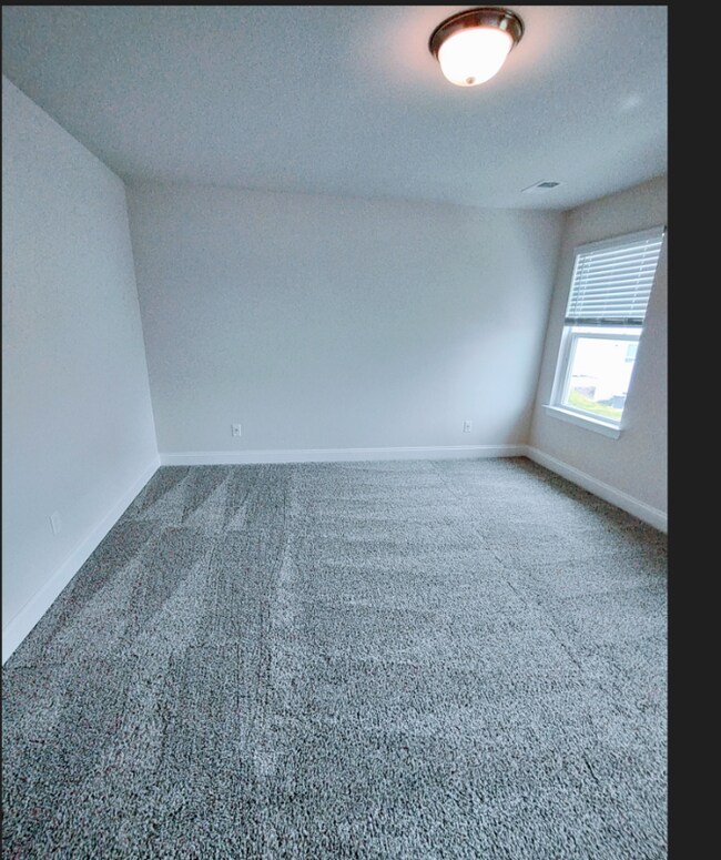 Building Photo - 1729 Tahoma Dr