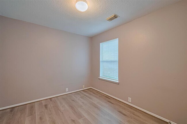 Building Photo - 4826 Cliffpoint Ct