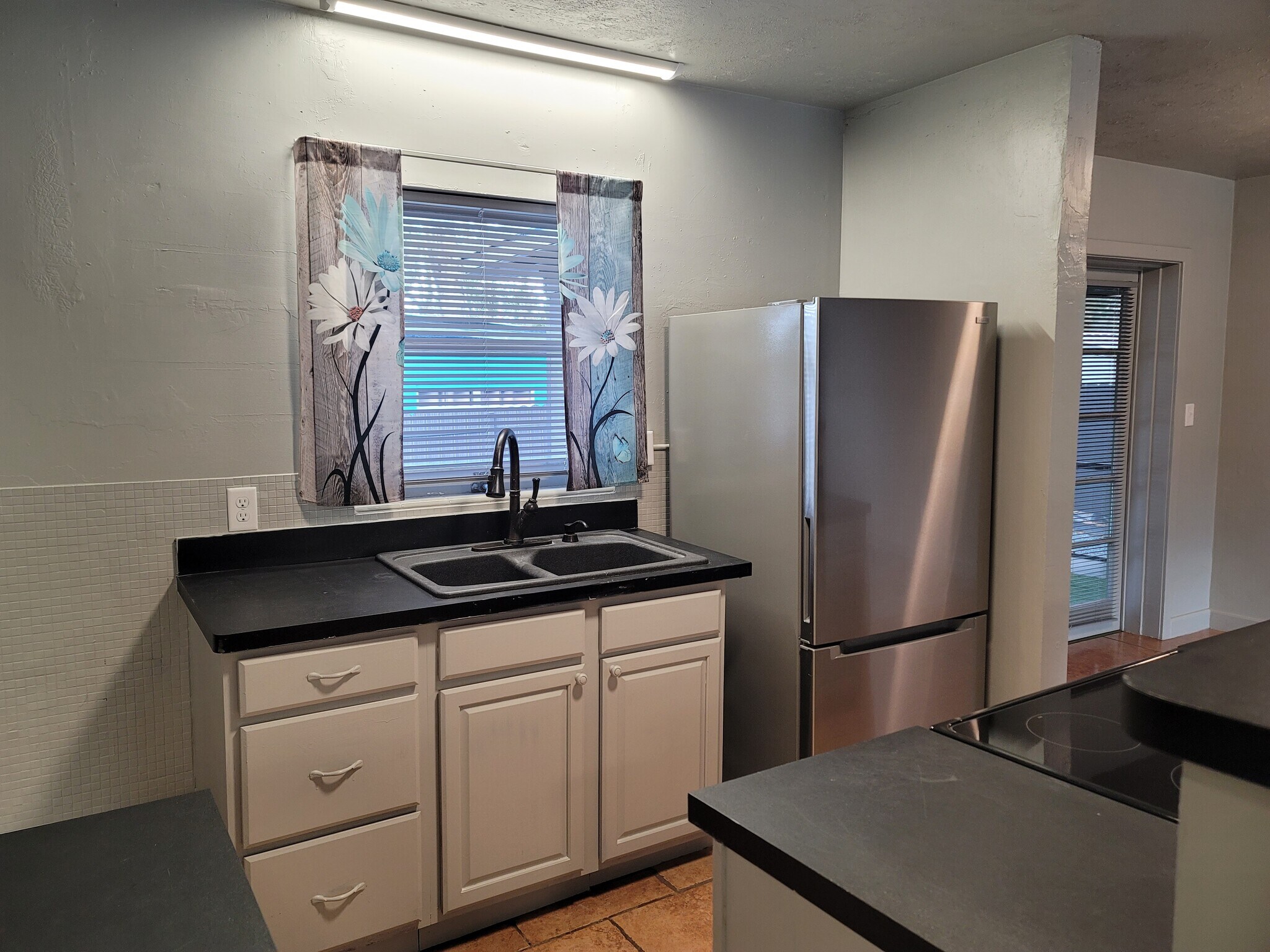 Building Photo - 5321 NE 29th St