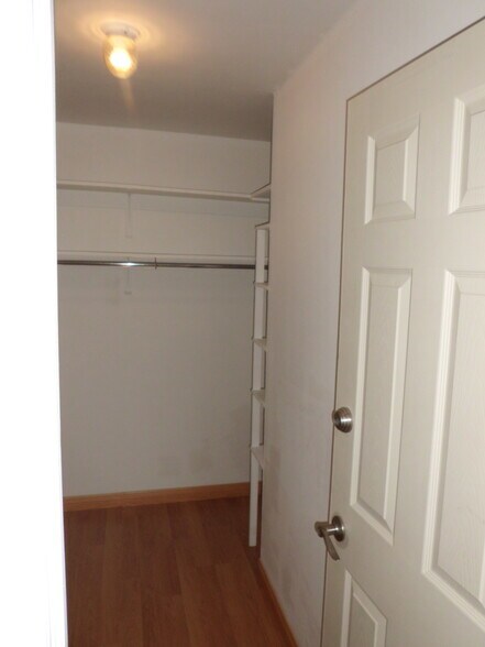 Master Walk in Closet - 745 S Alton Way