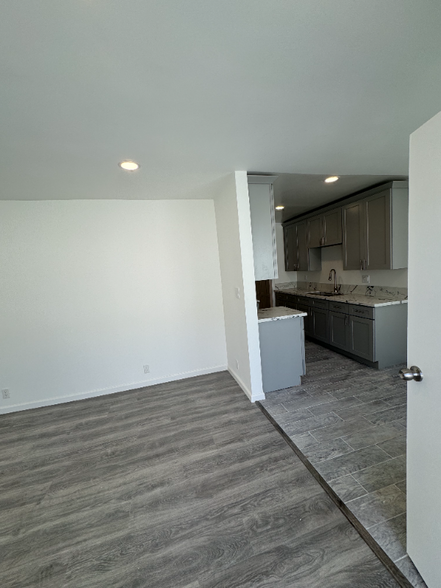 Building Photo - 14633 Sylvan St