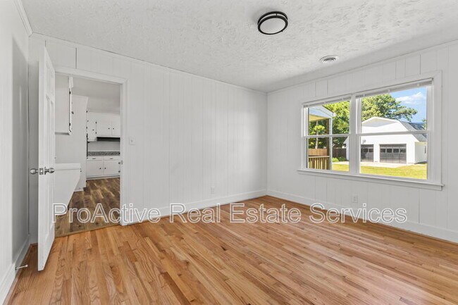 Building Photo - 1155 Melvin Dr
