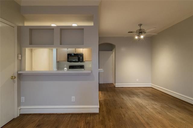 Building Photo - 3904 Brandon Park Dr