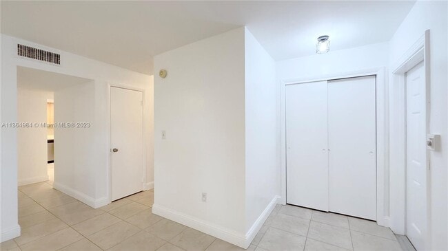 Building Photo - 8483 SW 137th Ave