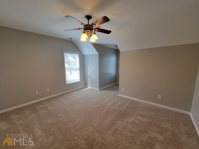 Building Photo - 125 Farmington Dr