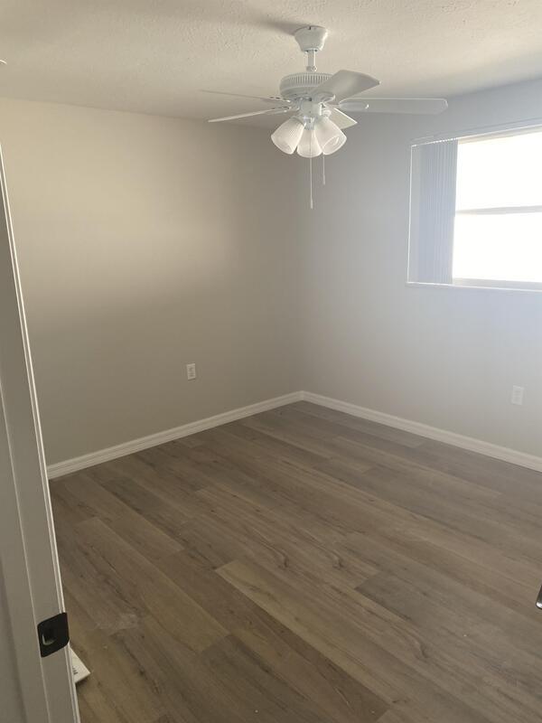 Building Photo - 5308 S Lockwood Ridge Rd