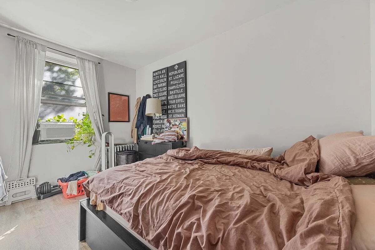 Building Photo - 299 Adelphi St