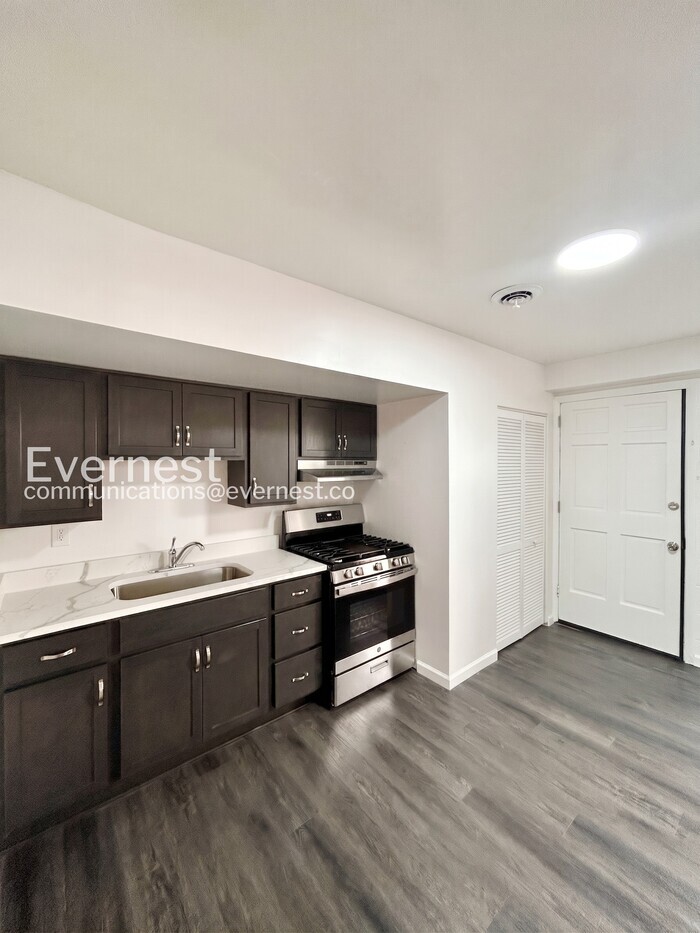 Building Photo - 503 N 30th St