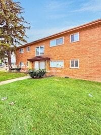 Building Photo - 15601 Schoolcraft Rd