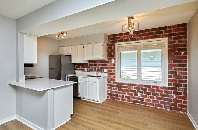 Building Photo - 5220 Boulder Dr