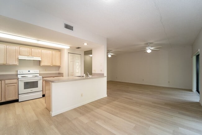 Building Photo - 2BR/2BA Condo in Conquistador – Shores of ...