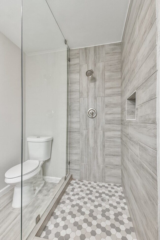 Building Photo - 9718 John Bank Dr