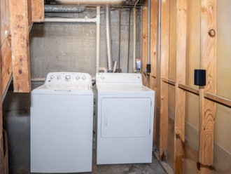 Building Photo - 3700 Valdosta Ave