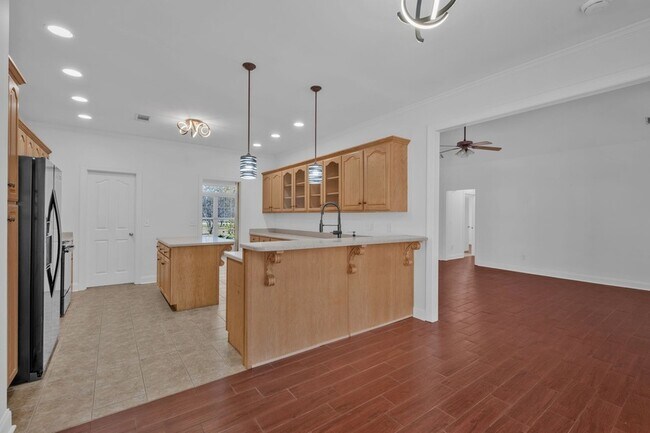 Building Photo - 614 Greene Dr