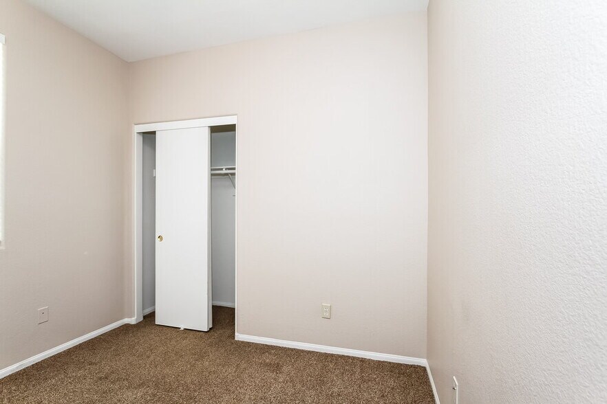 Building Photo - 548 Bayo Canyon Ct