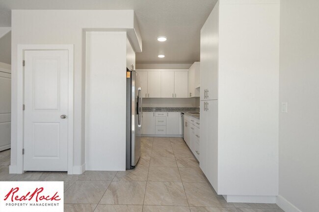 Building Photo - Newer Build! 3 Bedroom, 2.5 Bathroom with a 2 car garage!